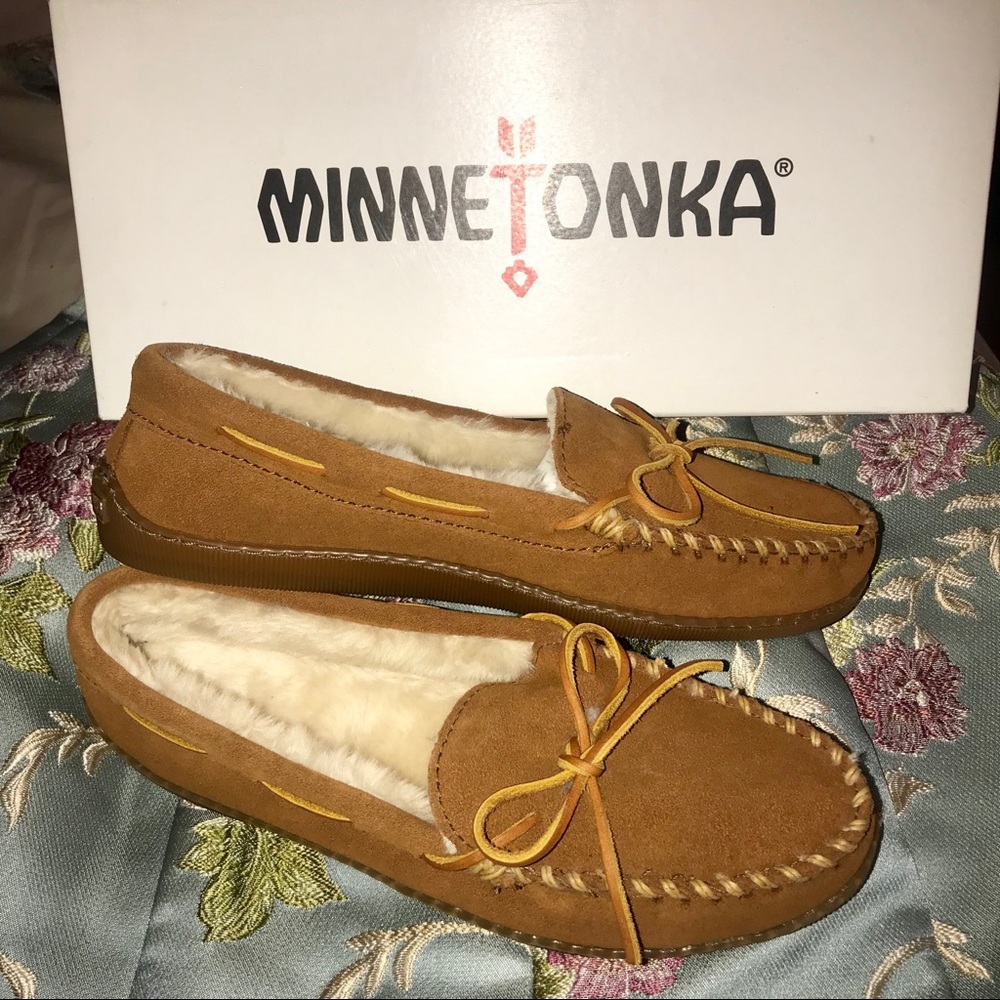 NWT Minnetonka Moccasins
